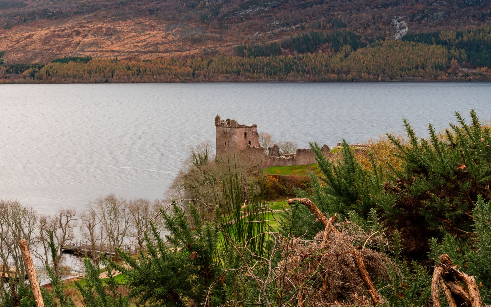 Urquhart Castle beside Loch Ness