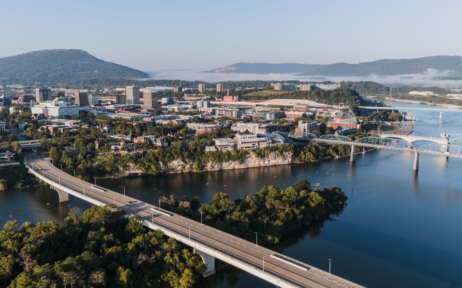 The Chattanooga skyline, bridges and mountains, Tennessee